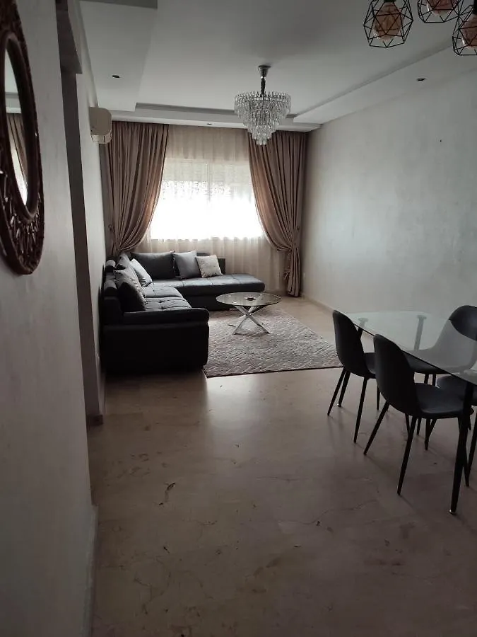 Chaleureux Appartement A 1 Min A Pied De La Mosquee Hassan II Casablanca